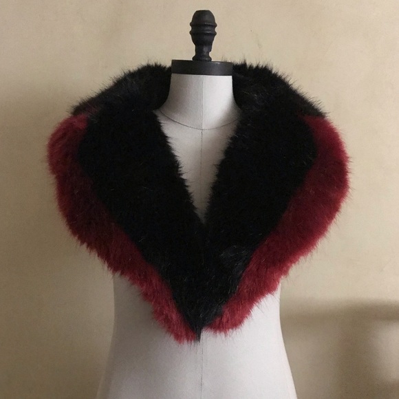 Zara Accessories - Elegant Black and Red Faux Fur Collar